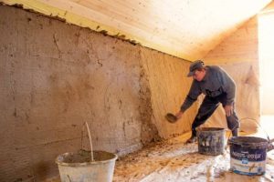 Глина с опилками – самый лучший и дешевый способ утепления бетонных стен дома